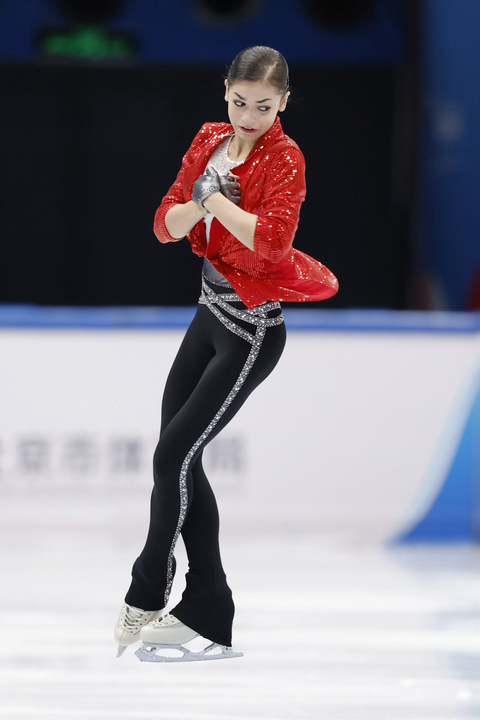 女子SP 演技するアデリア・ペトロシャン=北京(共同)