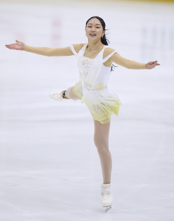 女子SP 演技する江川マリア=山新スイミングアリーナ