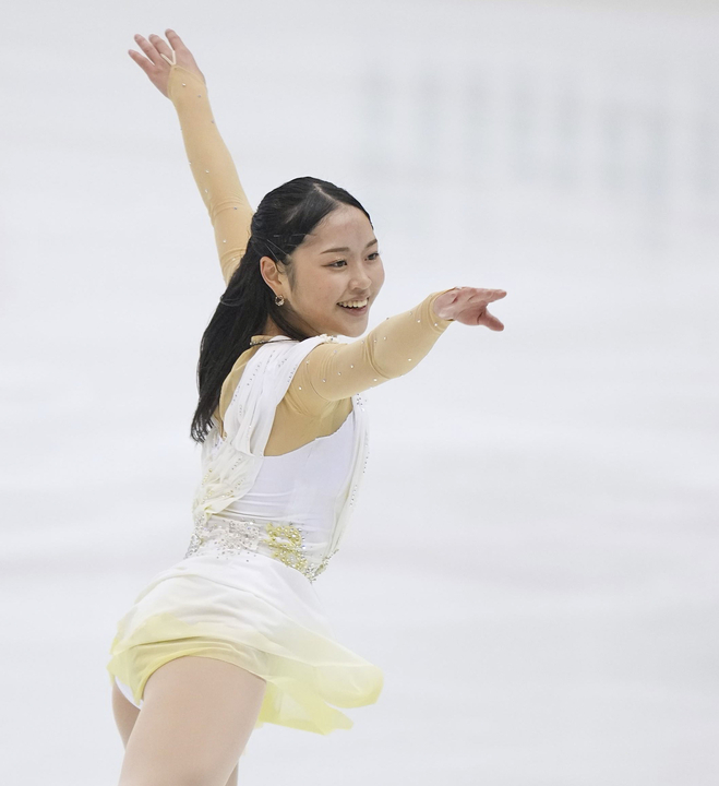 女子SP 演技する江川マリア=山新スイミングアリーナ