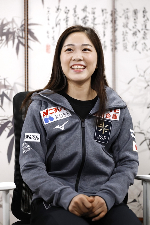 試合から一夜明け、取材に応じる吉田陽菜=26日、重慶(共同)