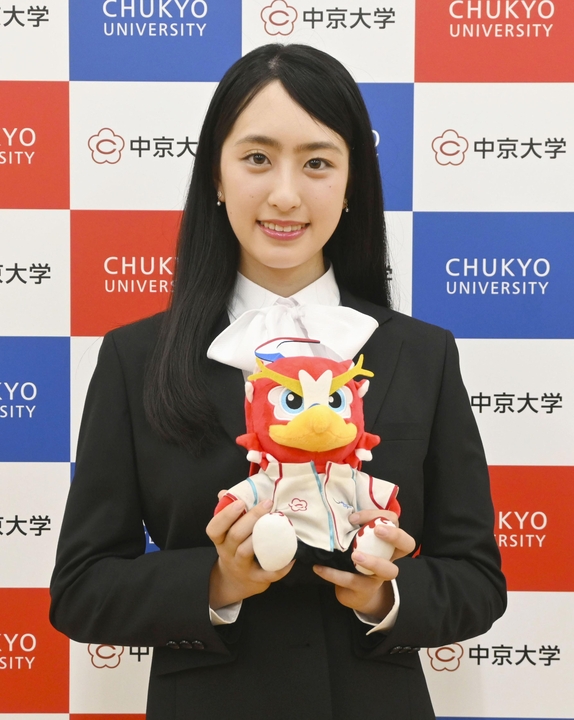 　中京大の入学式に出席したアイスダンスの櫛田育良＝３日、名古屋市