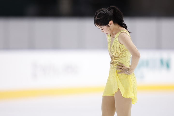 女子フリーの演技を終え、引き揚げる中井亜美=田中貴金属アイスアリーナ