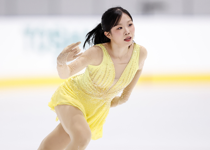 女子フリー 演技する中井亜美=田中貴金属アイスアリーナ