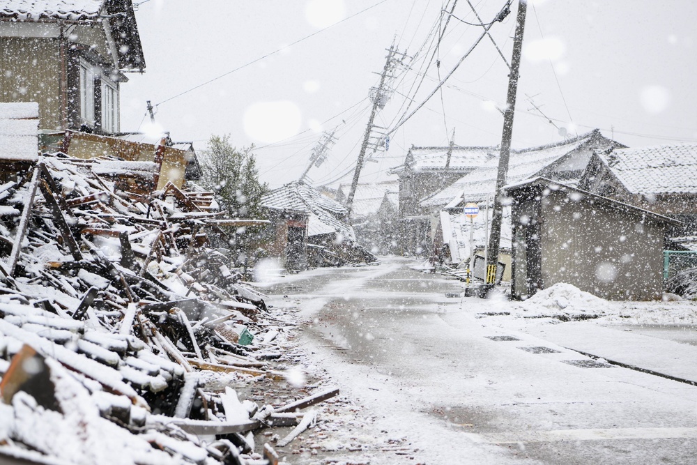 雪が降り積もる石川県珠洲市内＝1月13日午前／撮影：福留佳純（共同）