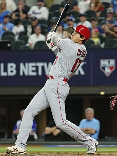 26号ホームランを放つ大谷翔平