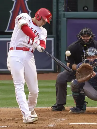 29号ホームランを放つ大谷翔平