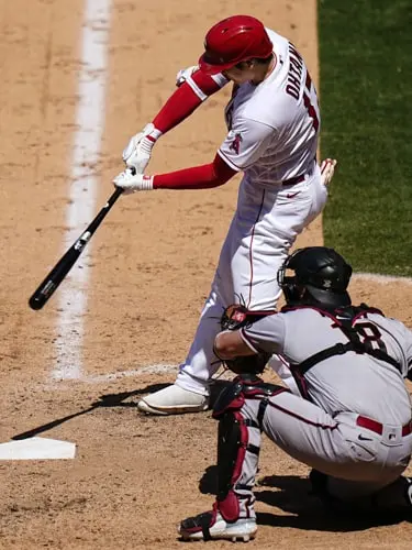 31号ホームランを放つ大谷翔平