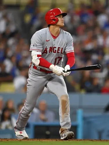 32号ホームランを放つ大谷翔平