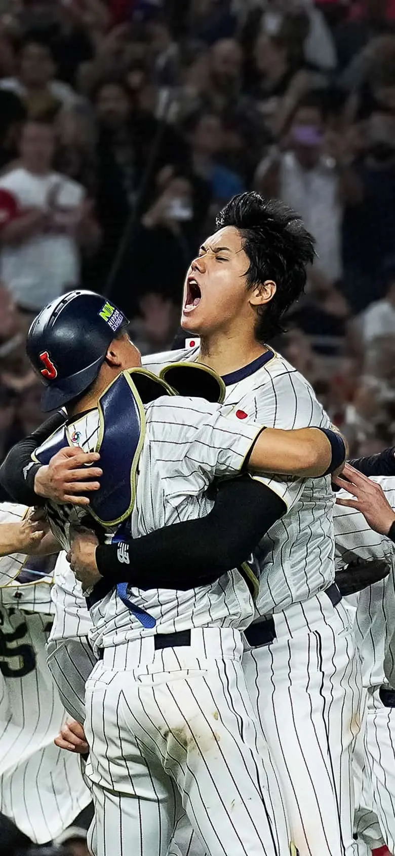 WBCで優勝し喜ぶ大谷翔平とチームメイト